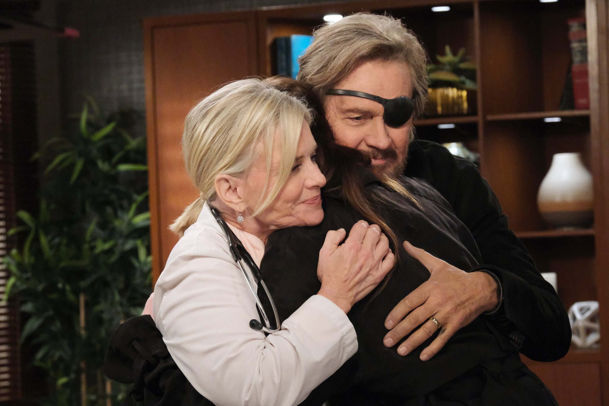 DAYS OF OUR LIVES PREVIEW: Lexi Emerges and Shocks Abe