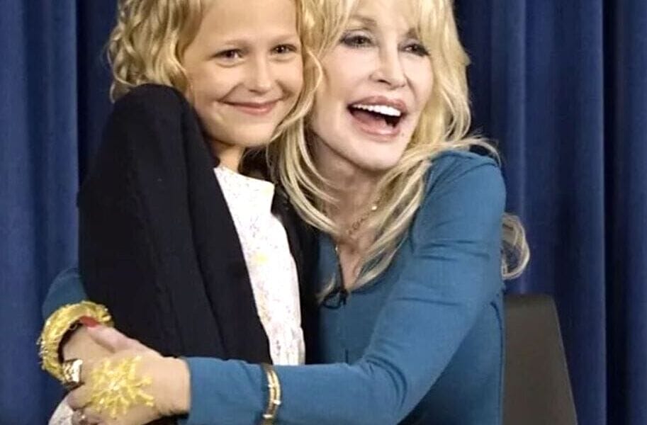 Alyvia Alyn Lind and Dolly Parton