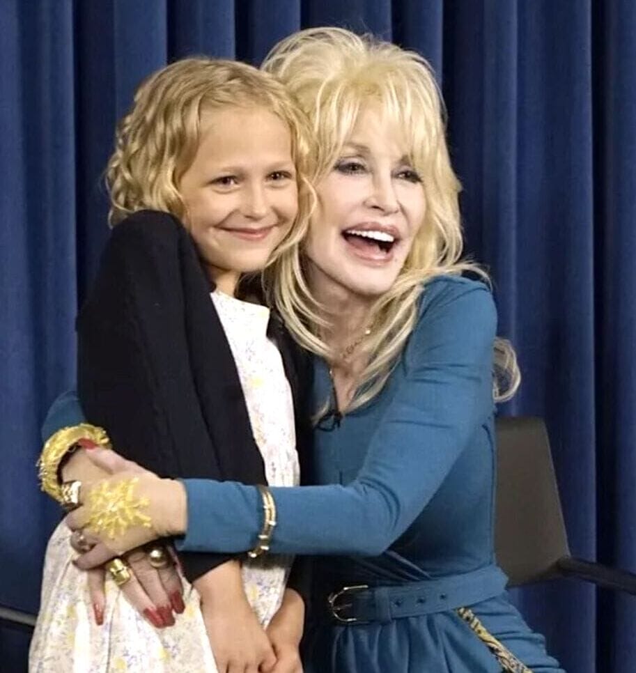 Alyvia Alyn Lind and Dolly Parton