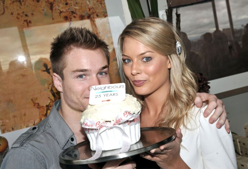 Margot Robbie, Sam Clark