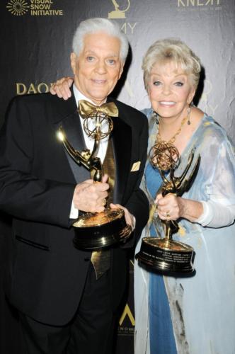 DAYS Bill & Susan Seaforth Hayes receive the Lifetime Achievement Award ... nobody does it better!