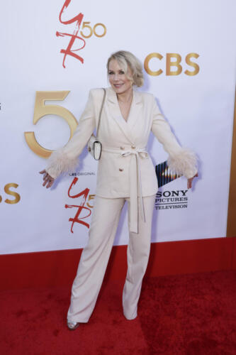 B&B's Katherine Kelly Lang on-hand to congratulate sister soap, Y&R.